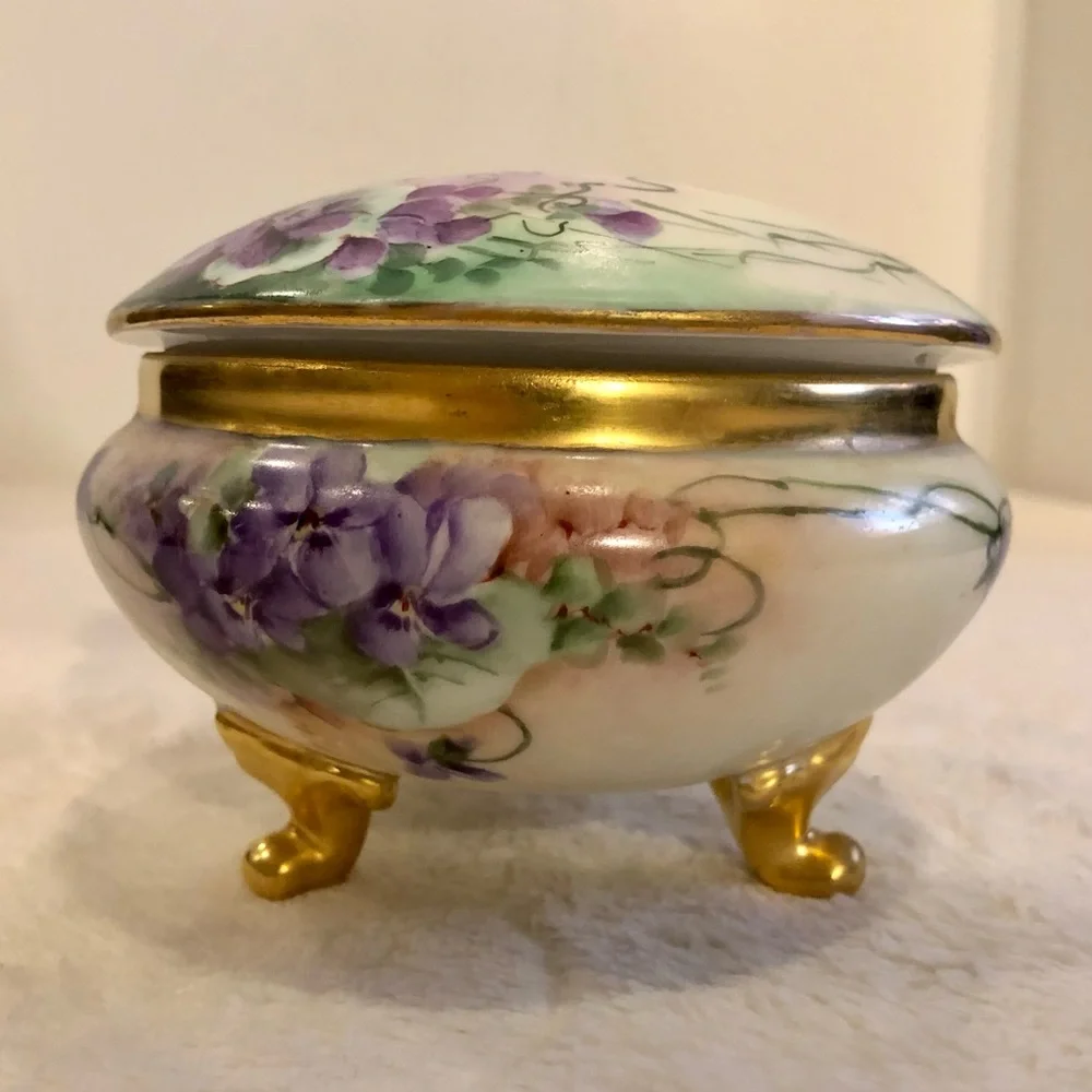 Porcelain Floral Pattern Hair Receiver GUC
